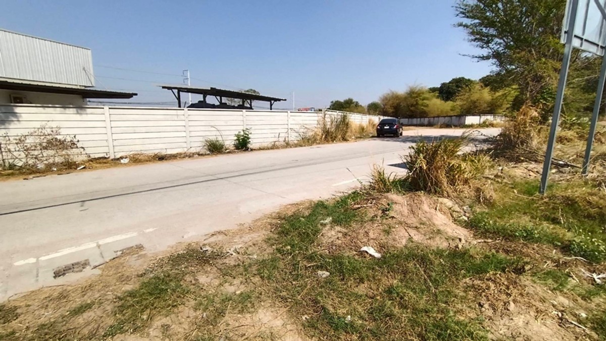 春武里府 |【紫色区】Sriracha区域，靠近工业园区 已填土土地出售 22-2-24莱 整块213,750,000泰铢/月