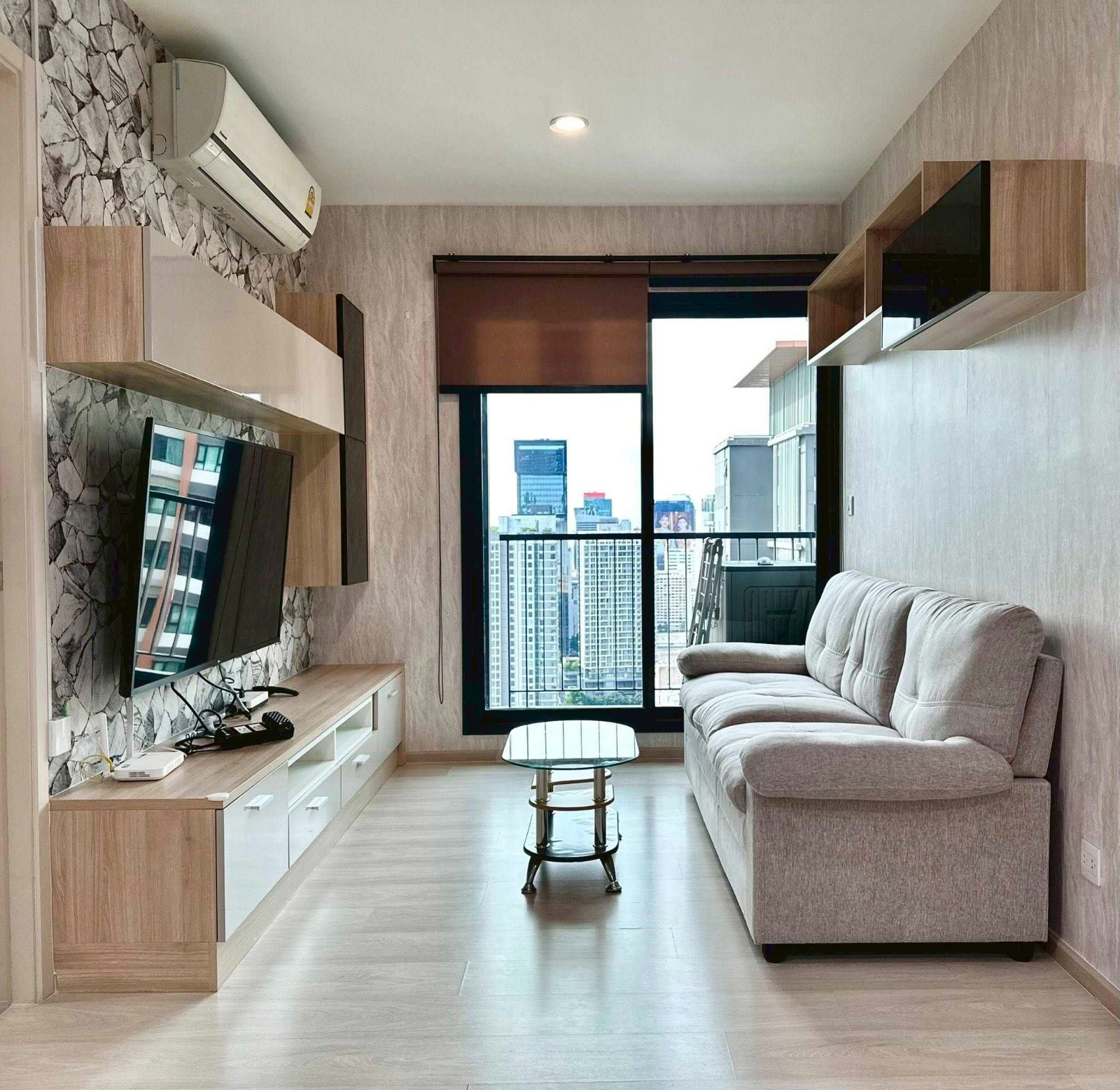 辉煌区 | Life Asoke 公寓出租 2卧 55平米 33,000泰铢/月