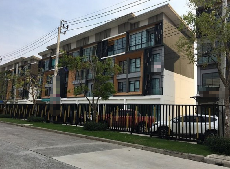 北榄府 | Golden Biz Bangna-Kingkaew 联排别墅出租 4卧 200平米 35,000泰铢/月（可注册公司）