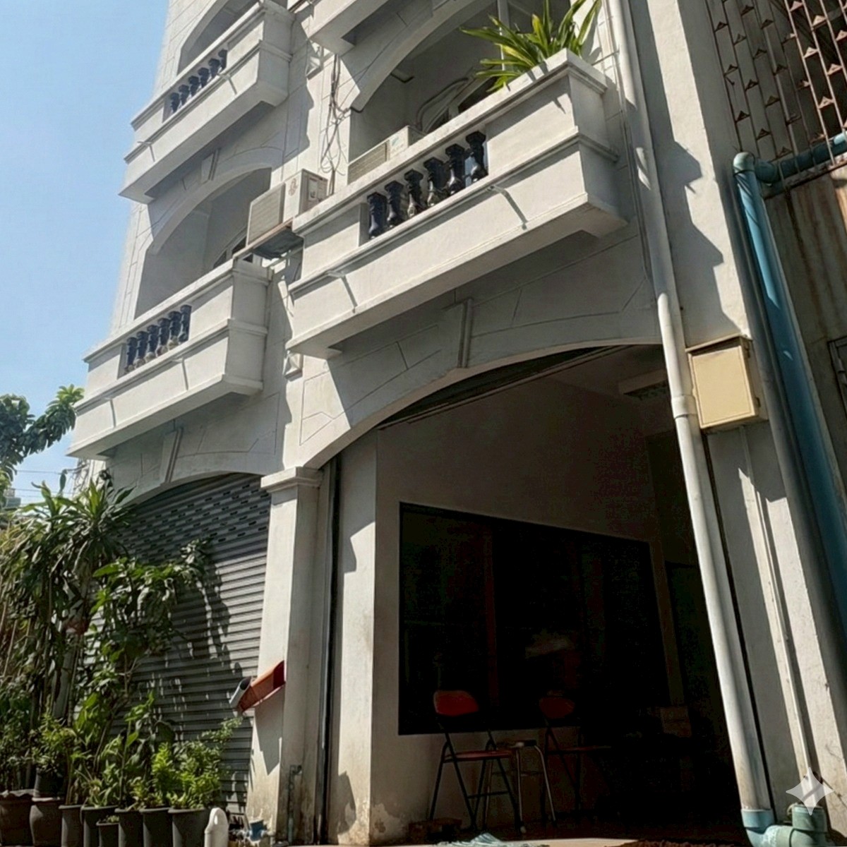 沙吞区 | Home Office — Suan Phlu 商铺出租 4层楼 386平米 70,000泰铢/月