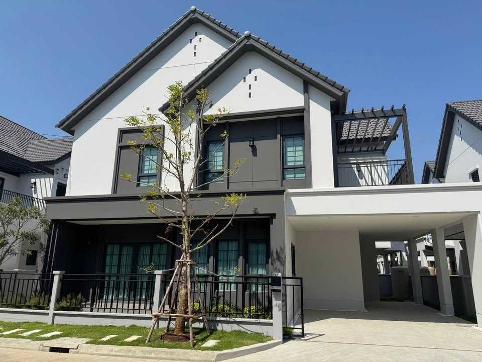 北榄府 | Centro Bangna（2期）独栋别墅出租 4卧 280平米 99,000泰铢/月（可养宠物）