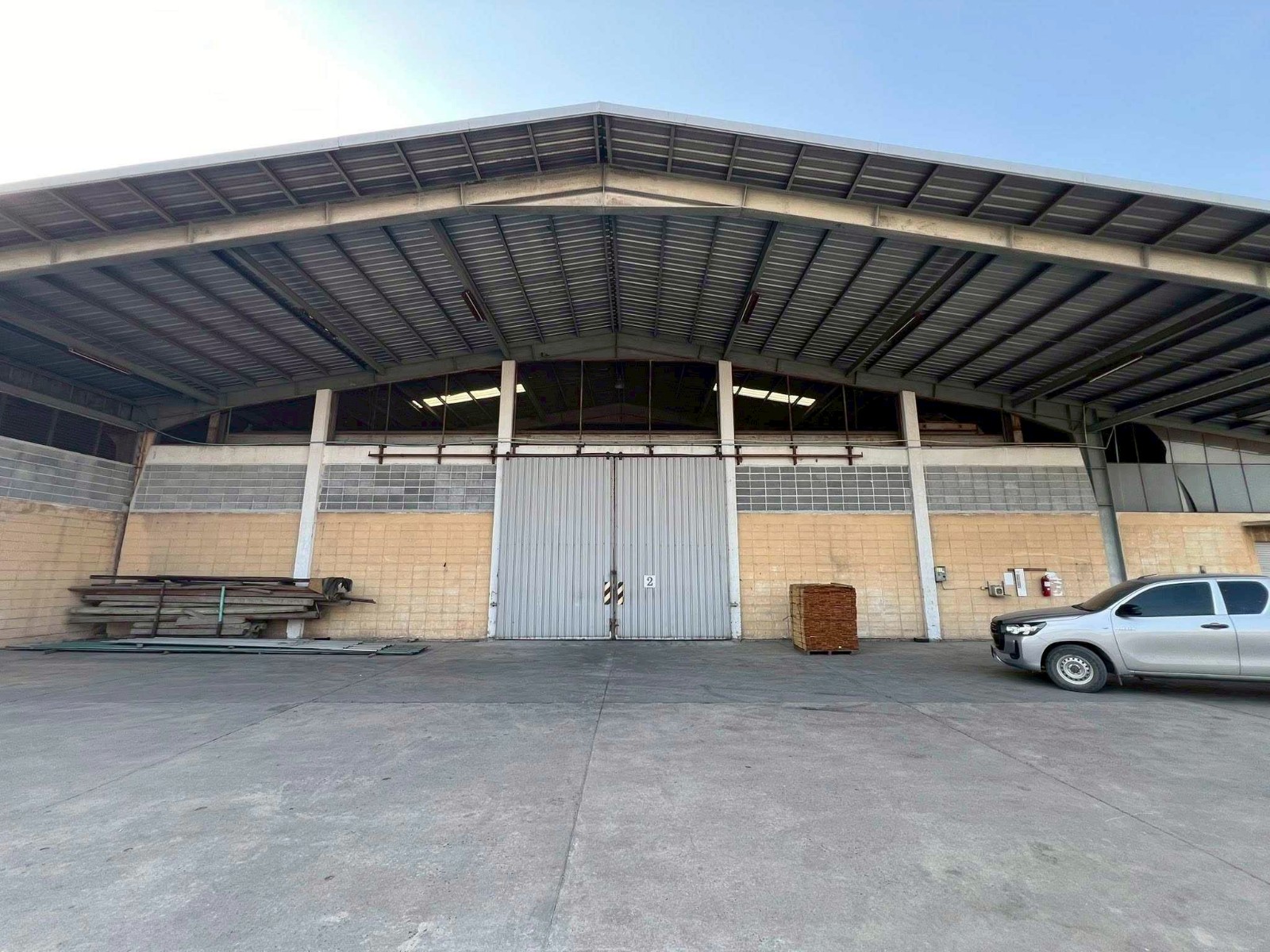 大城府 | Ban Len, Bang Pa-in区域 多面仓库出租 350~10,000平米 每平米100泰铢/月