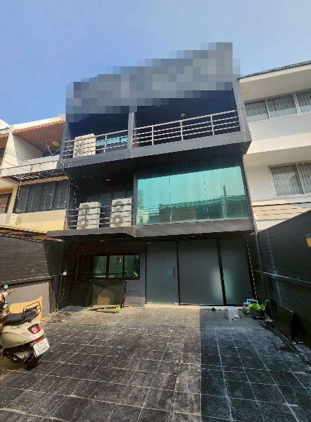 空堤区 | Home Office，Phrom Phong区域 家庭办公室出租 4房 250平米 90,000泰铢/月