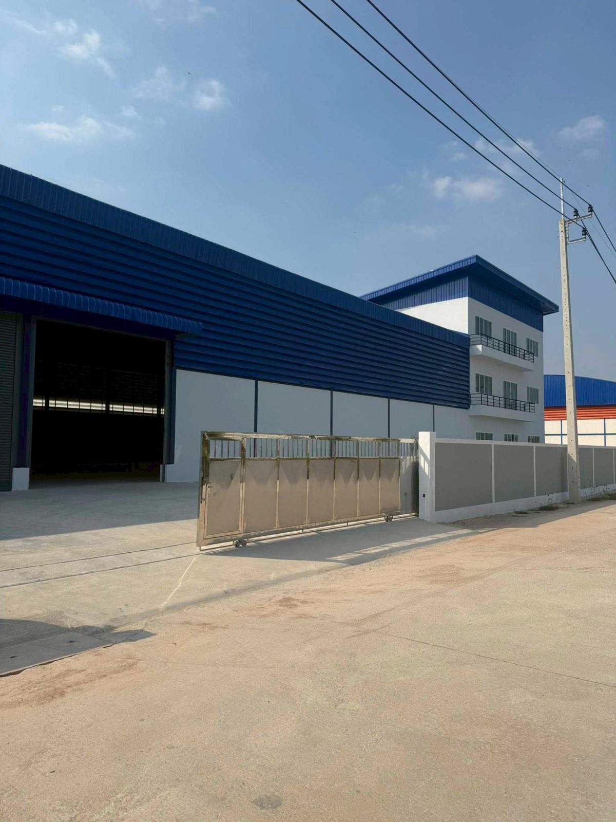 龙仔厝府 |【粉色区】Khok Kham区域 全新工厂仓库出租 2,500平米 250,000泰铢/月（可申请工厂许可证，可分开租）