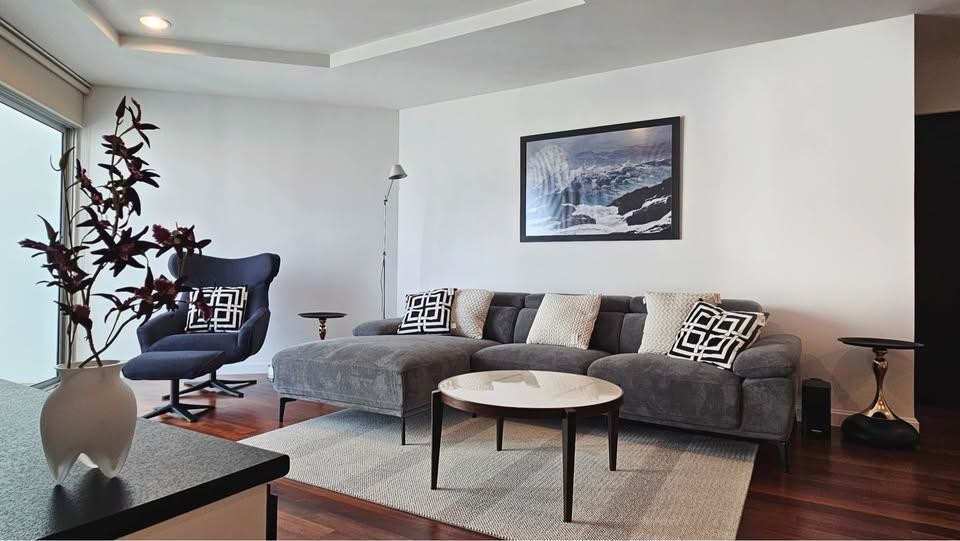 辉煌区 | Belle Grand Rama9 公寓出租/售 2卧 77.9平米 出租50,000泰铢/月，出售1095万泰铢