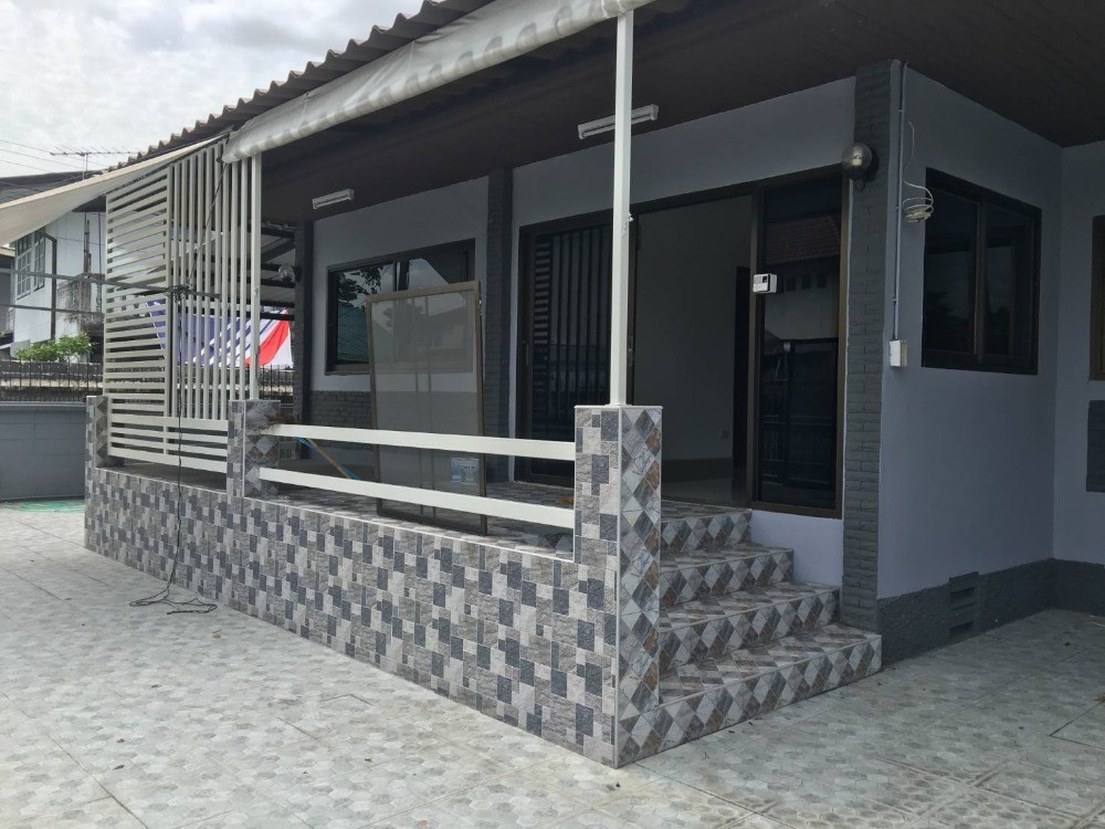 翁通郎区 | Chok chai 4 — Lat phrao区域 独栋别墅出租 4卧 276平米 25,000泰铢/月