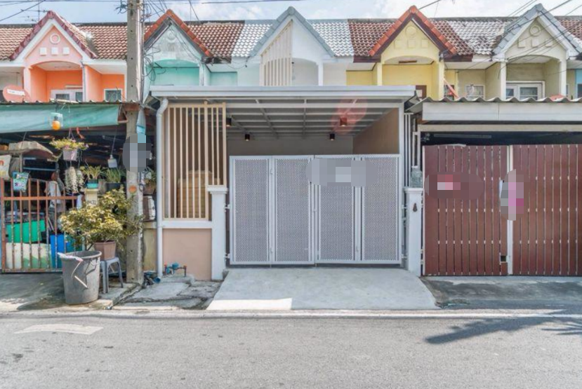 暖武里府 | Rattanathibet小区，联排别墅出售 3卧 80平米 209万泰铢