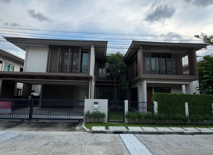 曼甲必区 | Burasiri Krungthepkreetha 独栋别墅出租/售 4卧 300平米 出租220,000泰铢/月，出售3500万泰铢