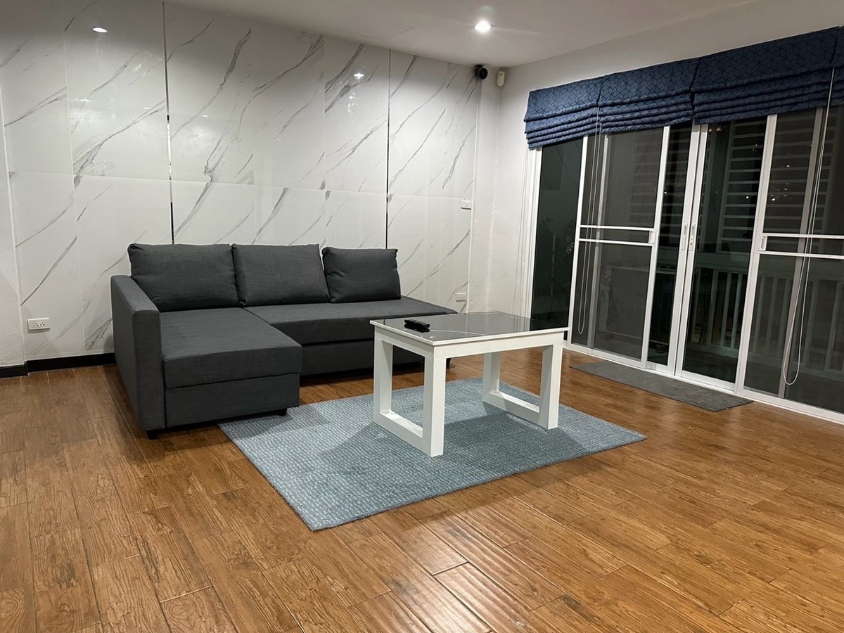 空堤区 | Sukhumvit — Thong Lor地段 联排别墅出租 3卧 200平米 65,000泰铢/月（可带宠物）