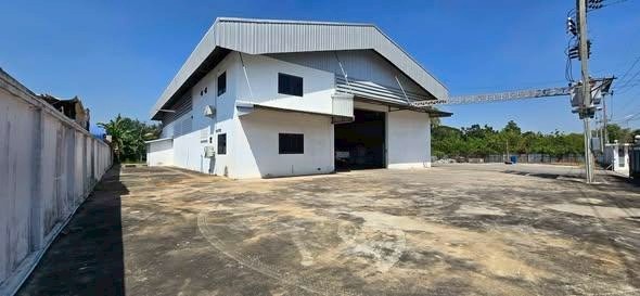 北柳府 |【橙色区】临Suwinthawong路 工厂仓库出租 500平米 80,000泰铢/月（可注册公司）