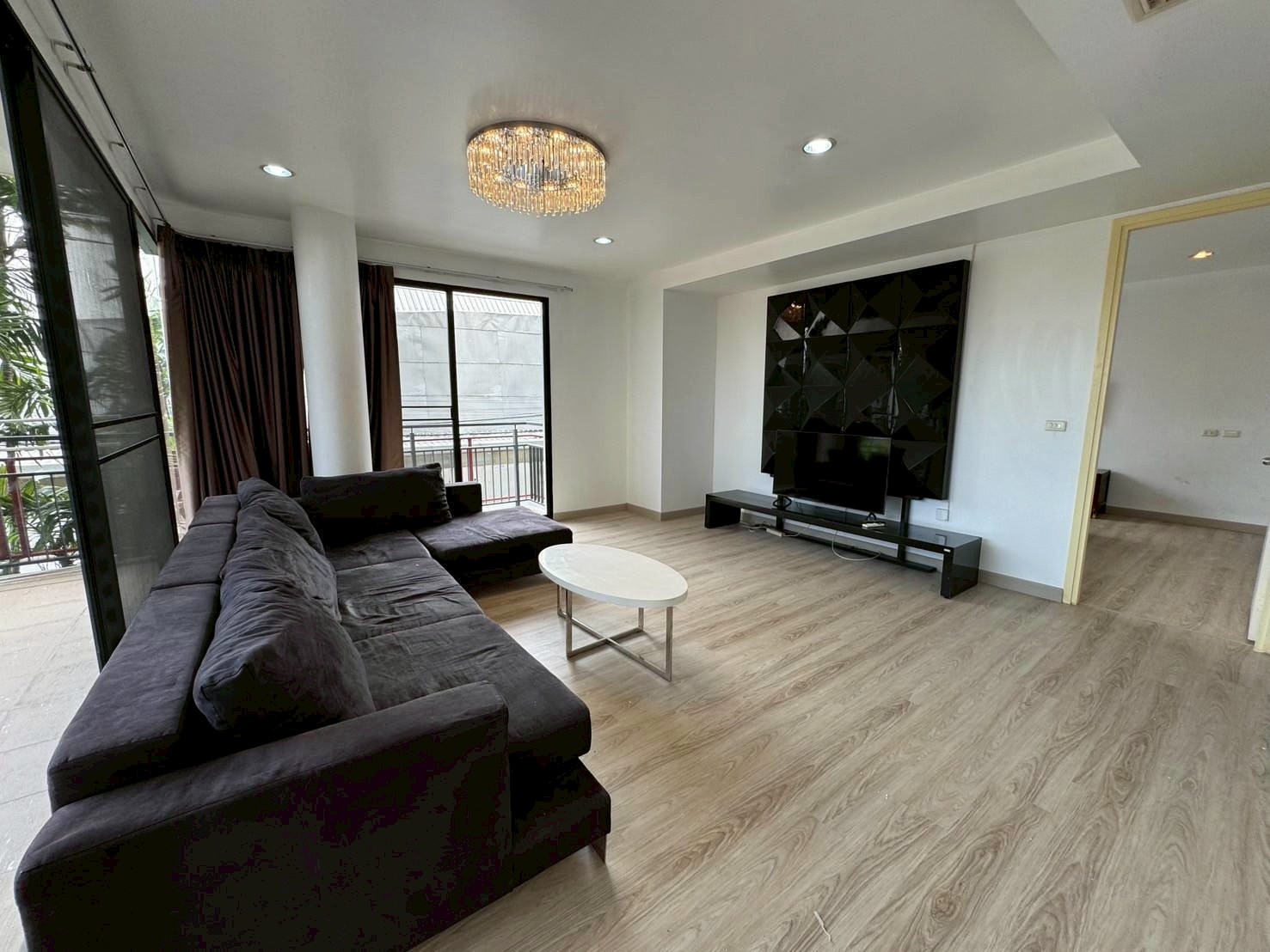 辉煌区 | Amanta Ratchada 公寓出租/出售 2卧 122平米 出租35,000泰铢/月，出售1000万泰铢