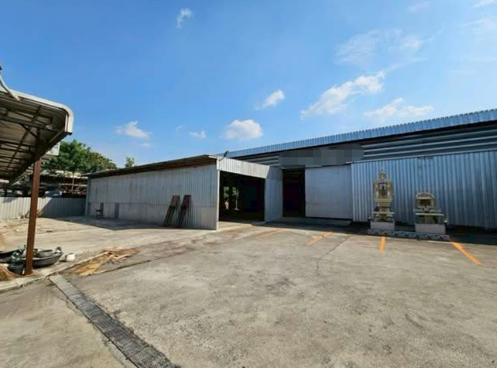 春武里府 | Ban Bueng县 仓库出租 1,100平米 每平米120泰铢/月