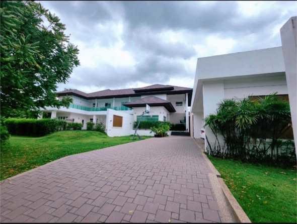 Summit Windmill Golf Club 别墅出租/出售 7卧1369平米 出租750,000泰铢/月，出售1.29亿泰铢