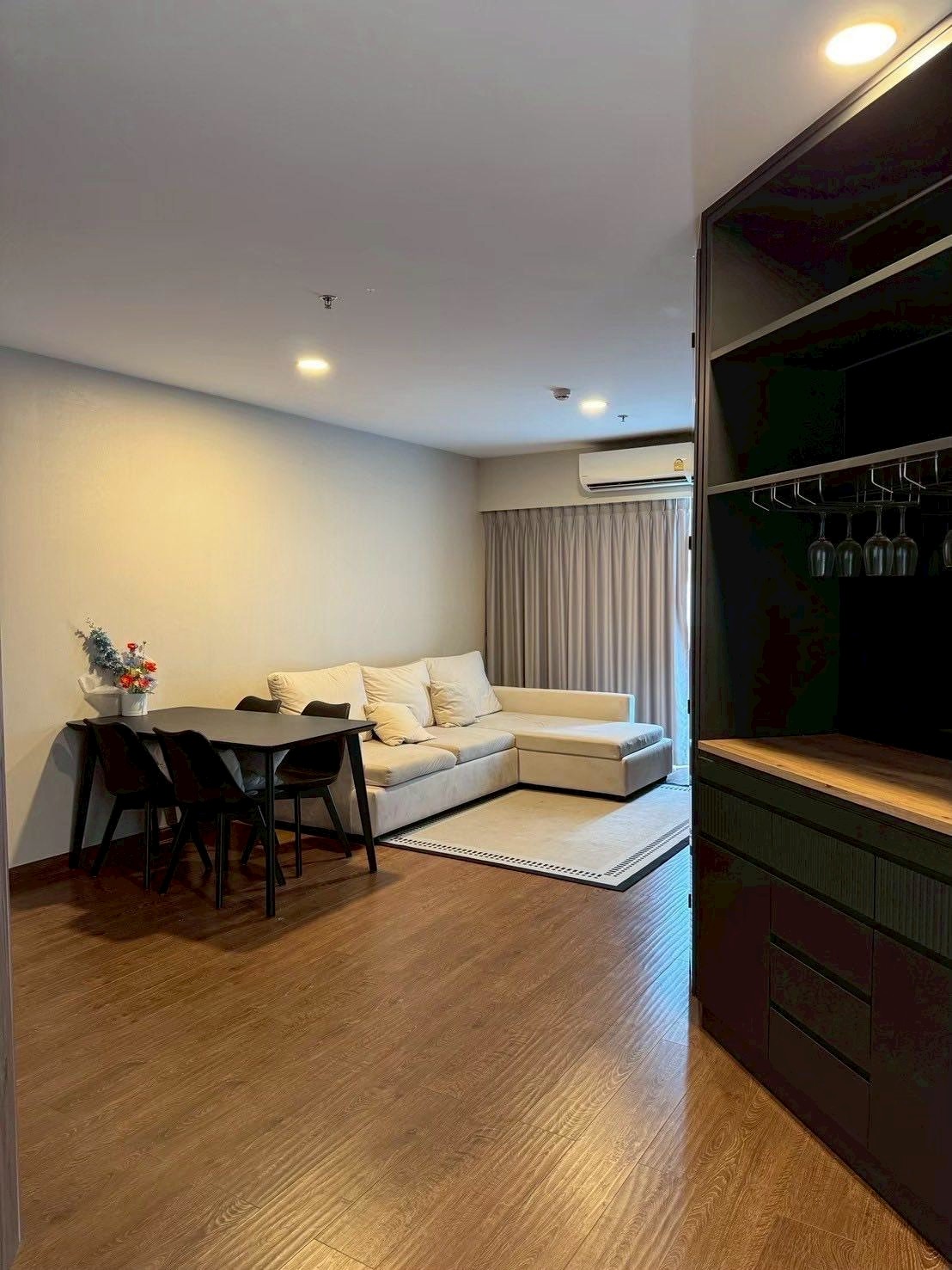 辉煌区 | Artisan Ratchada 公寓出租/售 2卧 72平米 出租35,000泰铢/月，出售699万泰铢