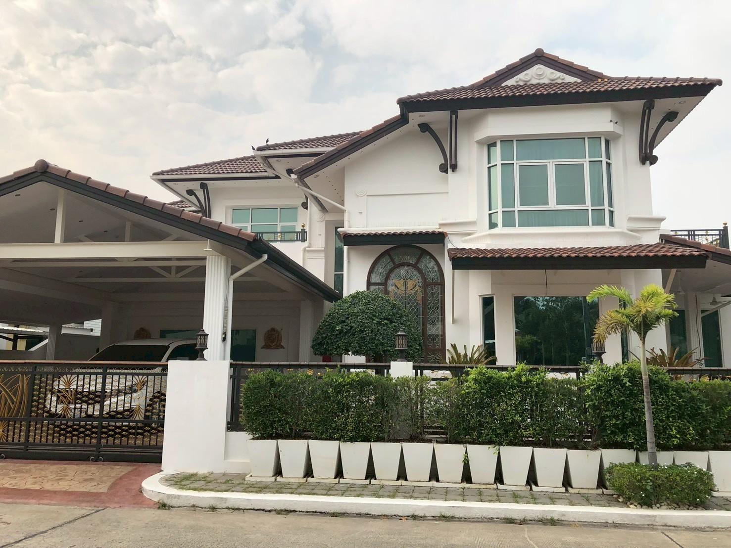 拉甲邦区 | Anaville Suvarnabhumi 独栋别墅出租/售 4卧 500平米 出租95,000泰铢/月，出售1500万泰铢