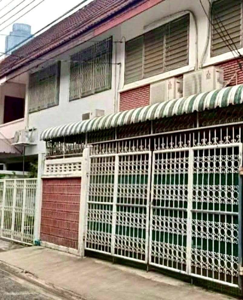 邻铃区 | Ratchada — Rama9地段 联排别墅出租 3卧 144平米 40,000泰铢/月