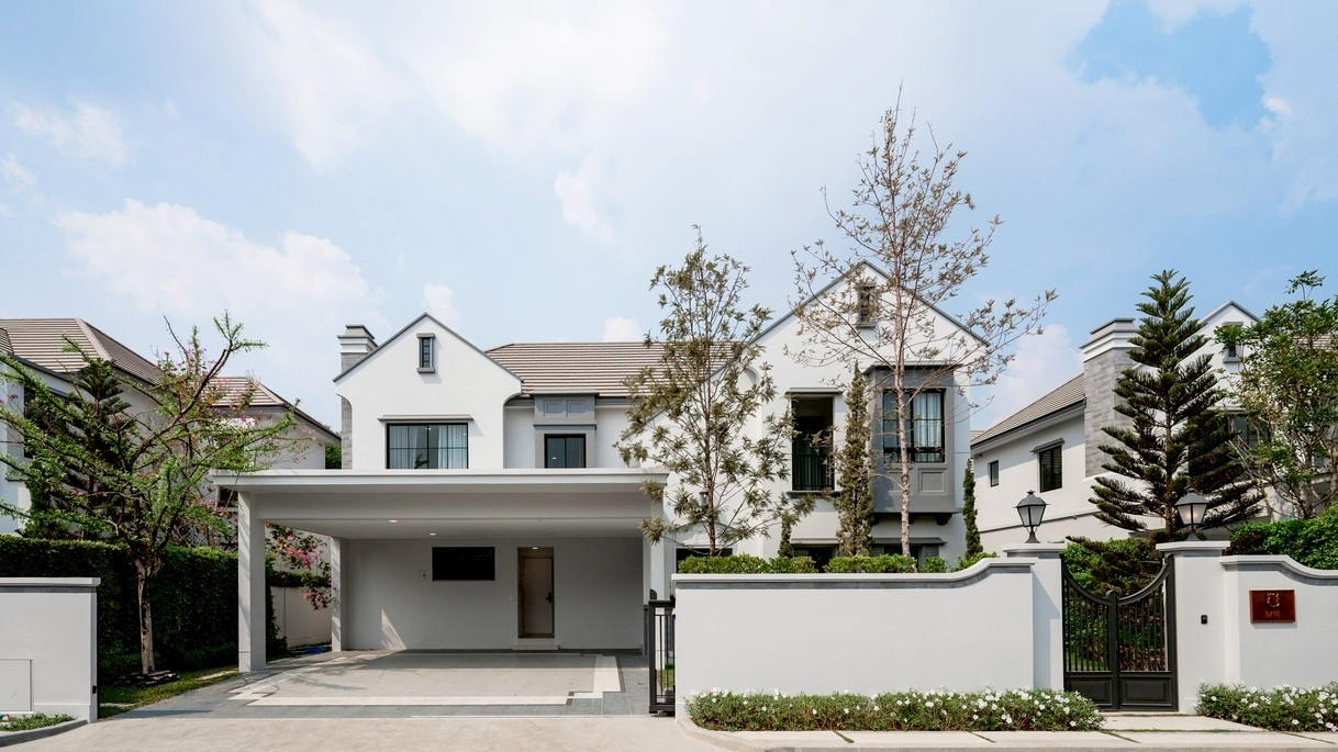 沙攀松区 | Nantawan Rama 9 - New Krungthepkretha 独栋别墅出租 3卧 302平米 230,000泰铢/月