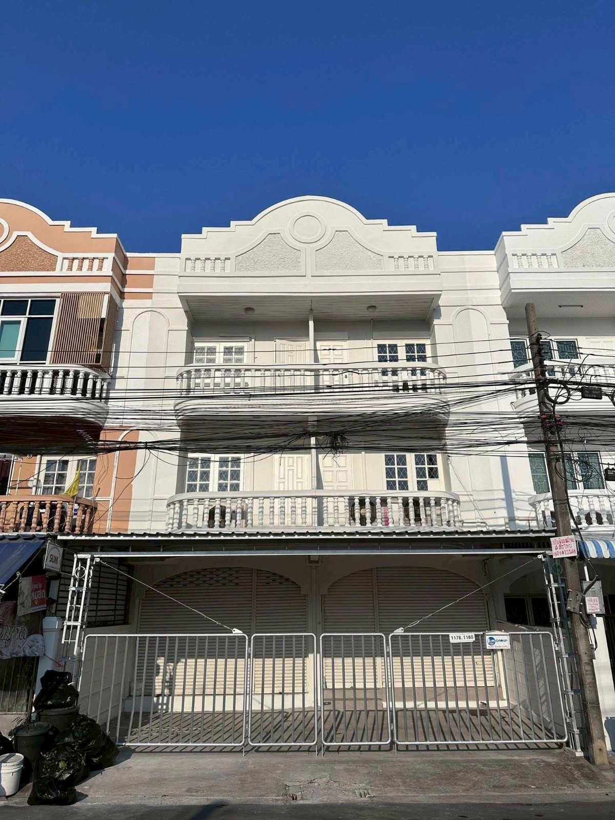 邦纳区 | Bangna — Trang地段 联排别墅出租/售 3层楼 450平米 出租60,000泰铢/月（可注册公司），出售1200万泰铢