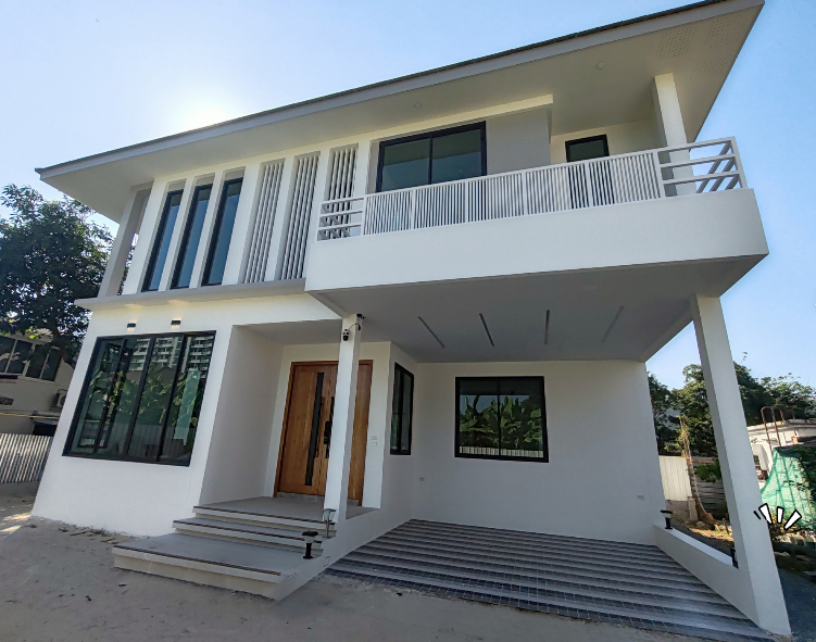 翁通郎区 | Ratchada — Latphrao地段 独栋别墅出租 5卧 300平米 65,000泰铢/月