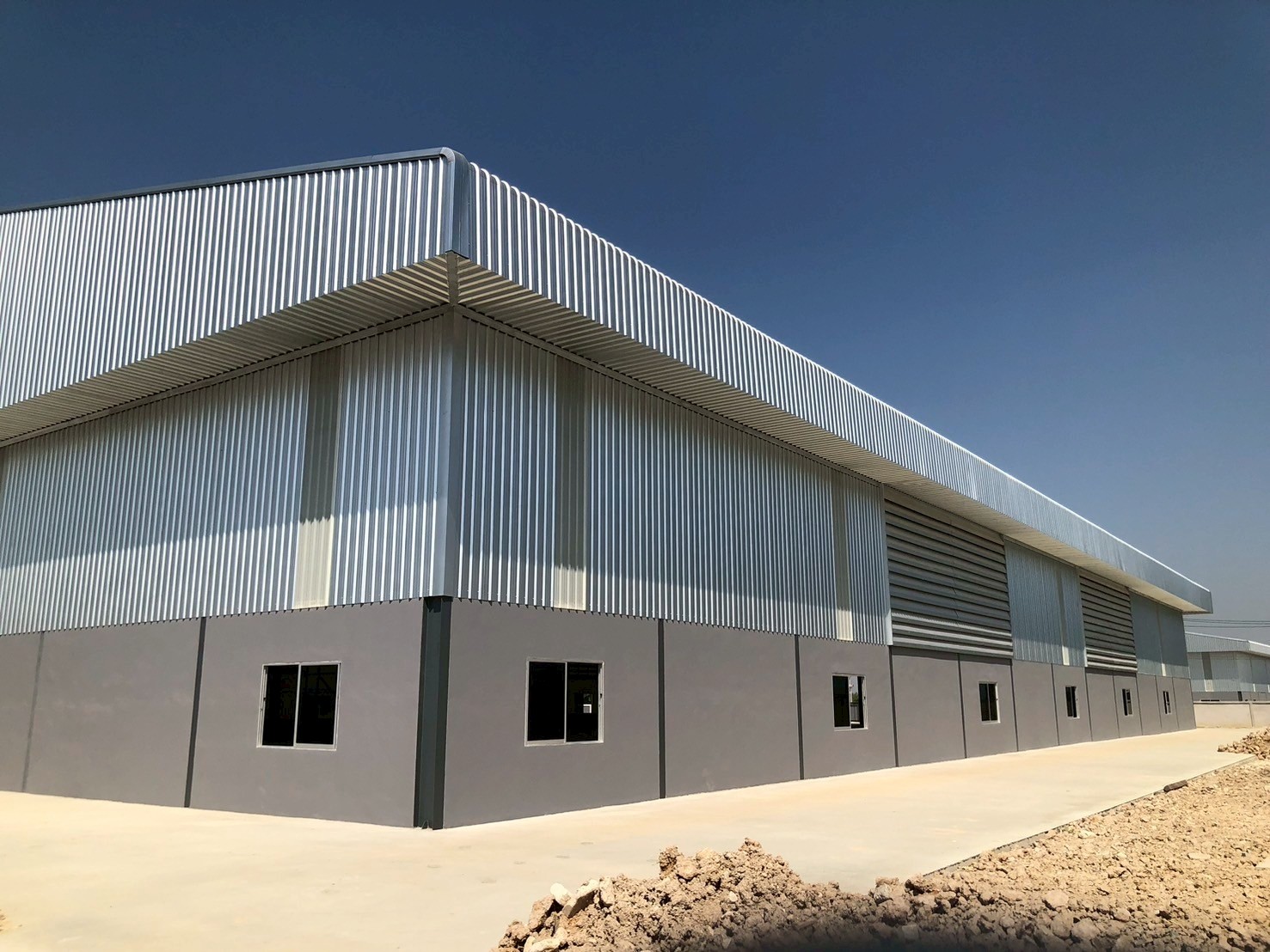 春武里府 |【黄色区】Ban Bueng — Bon Daeng区 工厂仓库出售 1,900平米 3200万泰铢