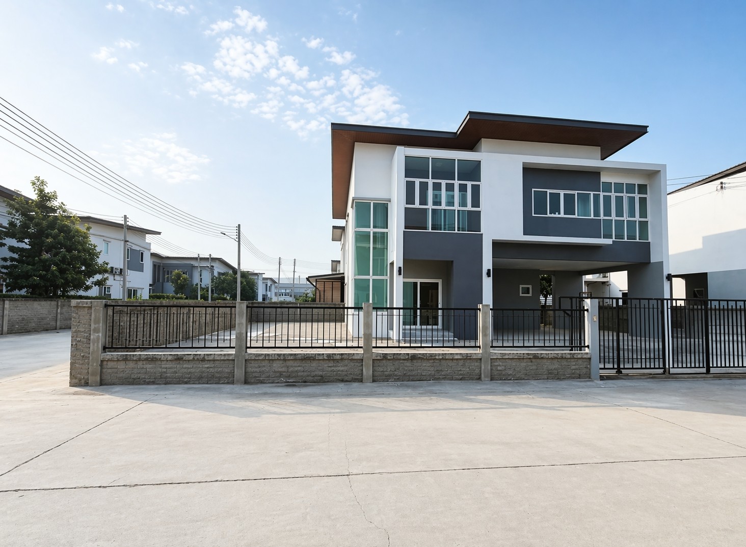 大城府 | La Villa Posh Ayutthaya 独栋别墅出售 4卧 283平米 780万泰铢