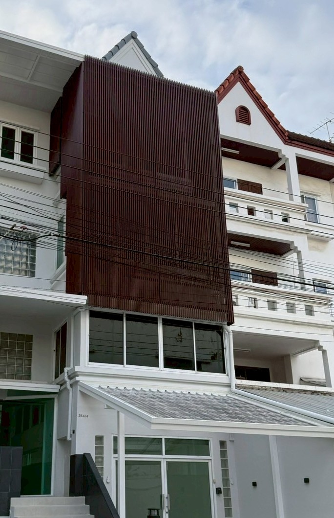瓦他那区 | Pridi巷 — Sukhumvit7x路 家庭办公室出租/出售 5++房 350平米 出租65,000泰铢/月（可注册公司），出售1480万泰铢