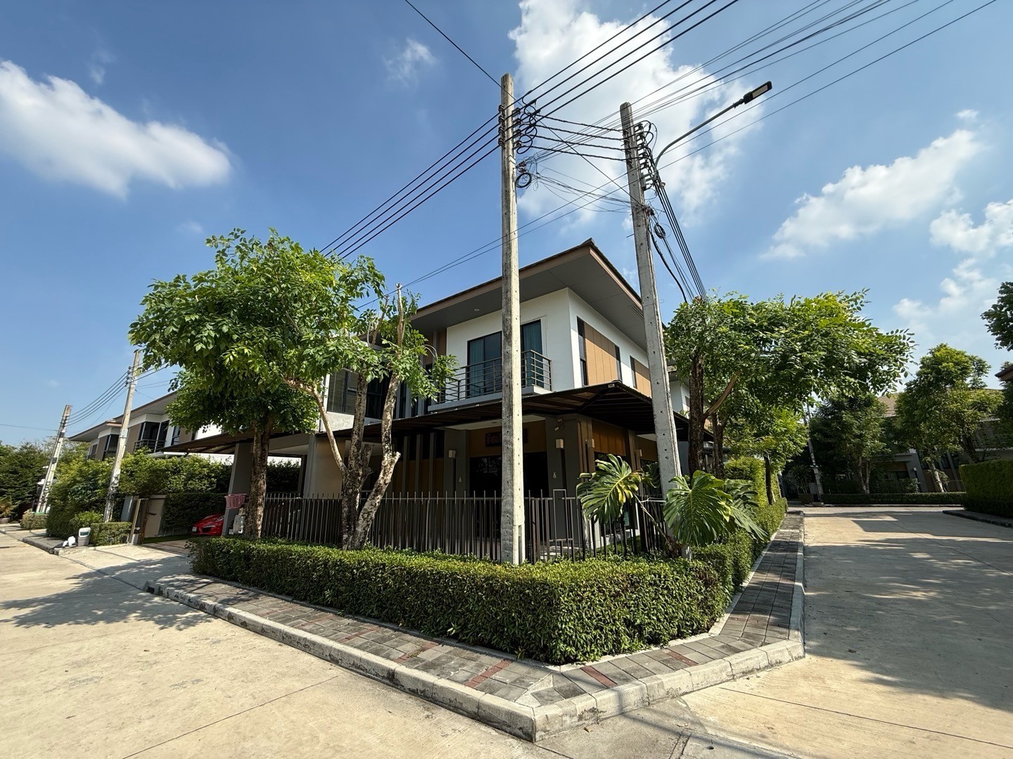 巴威区 | Baan Lumpini Suanluang Rama 9独栋别墅出租/出售 4卧300平米 租金120,000泰铢/月 售价16,900,000泰铢
