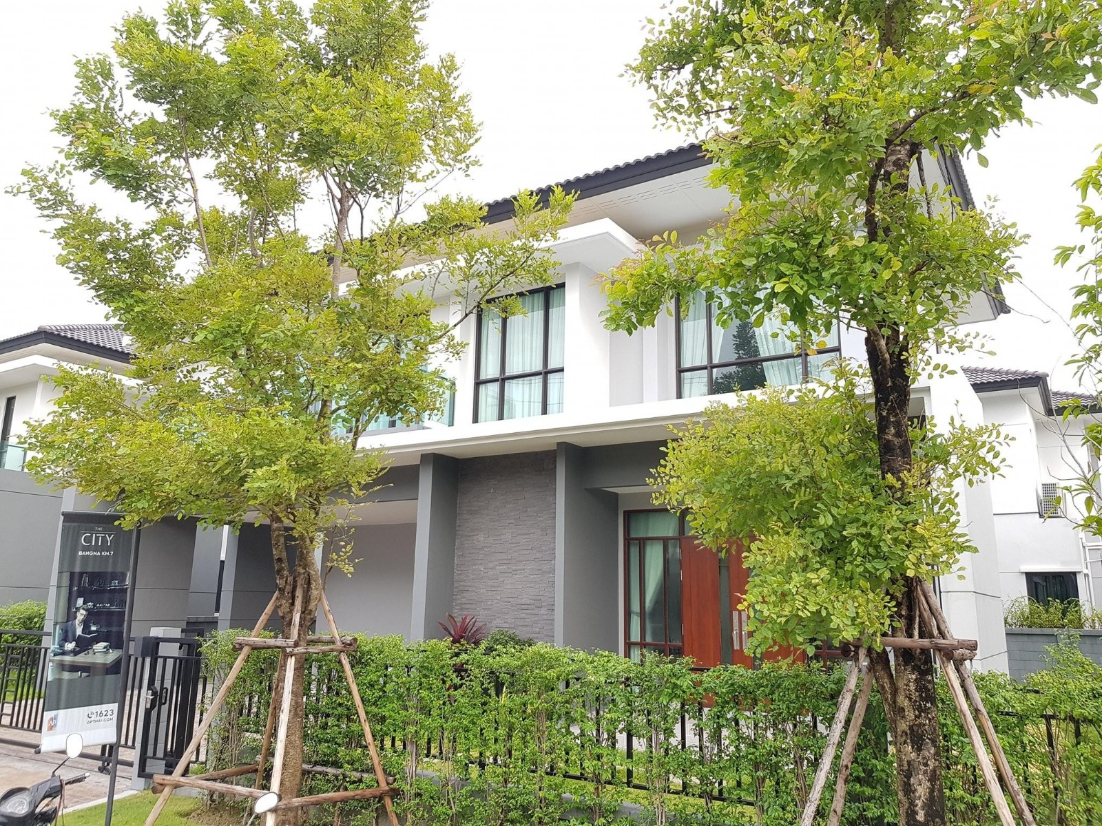 北榄府 | 邦披县The City Bangna KM.7独栋别墅出租 4卧4卫260平方米 租金85,000泰铢/月