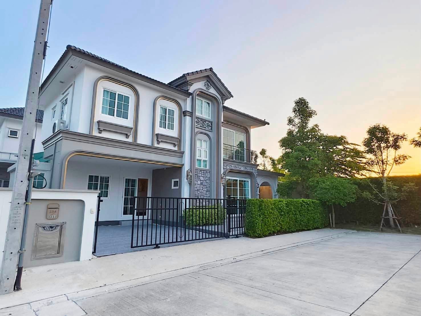 曼谷 邦纳区 | Grandio Bangna Km.5豪华独栋别墅出租 200平方米 4卧4卫 租金125,000泰铢/月