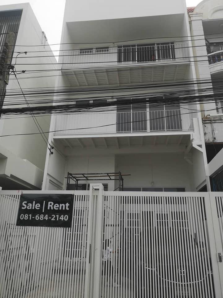 曼谷 汇权区 | Udom Kiat独栋住宅/家庭办公室出租 约102平方米 4卧5卫 租金55,000泰铢/月 可注册公司