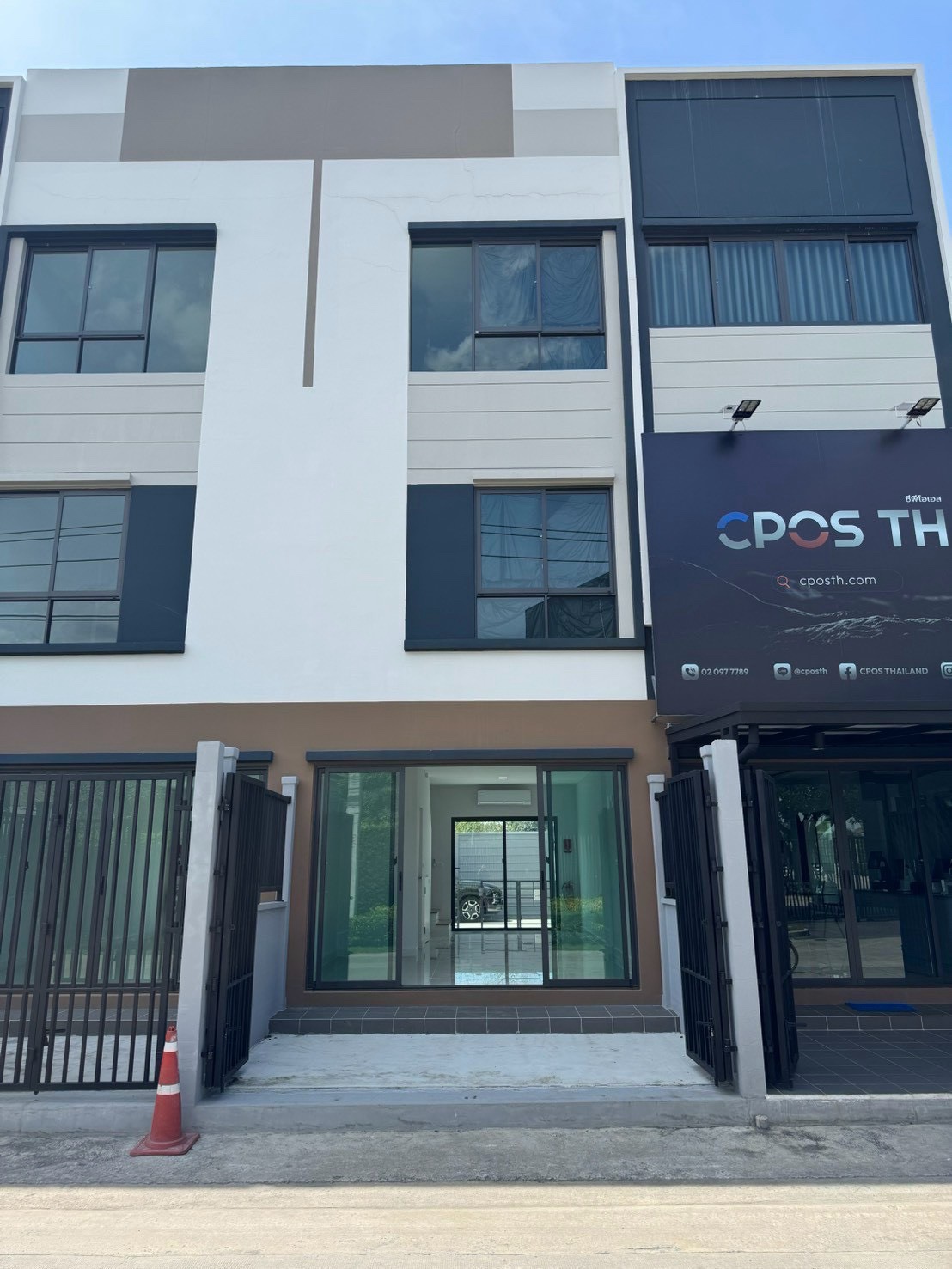 曼谷 廊曼区 | DISTRICT Phaholyothin–Vibhavadi三层Home Office出租 125平方米 2卧3卫 租金30,000泰铢/月  允许养宠物  可注册公司