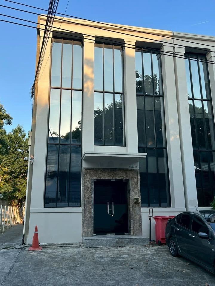 曼谷 邦纳区 | Udom Suk 31 / Sukhumvit 103 Home Office/Warehouse出租 351平方米 租金120,000泰铢/月 可注册公司