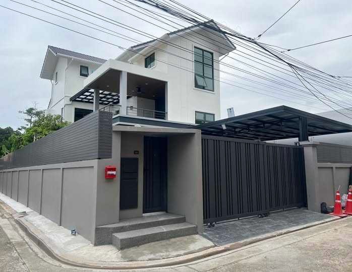 曼谷 邦赐区 | Bang Pho新建3层独栋别墅出租 4卧3.5卫300平方米 租金55,000泰铢/月