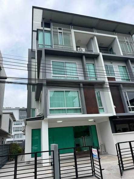 曼谷 汇权区 | B Square Rama 9–Mengjai家庭办公室出租 4卧3卫500平方米 租金120,000泰铢/月