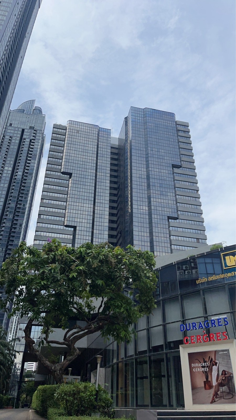 曼谷 汇权区| Chamnan Phenjati Business Center办公室出租 181–218平方米 租金85,000泰铢/月起