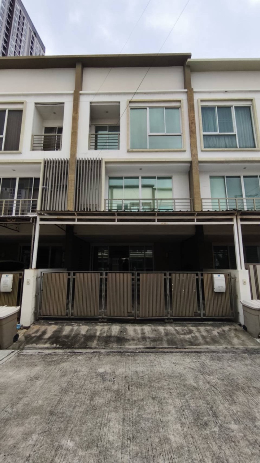 曼谷 乍都节区| Lumpini Residence Ladprao 21三层Home Office出租 200平方米 租金55,000泰铢/月