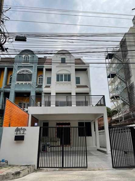 曼谷 叻抛区 | Lat Phrao 91巷Home Office出租/出售 380平方米 租金45,000泰铢/月｜售价900万泰铢