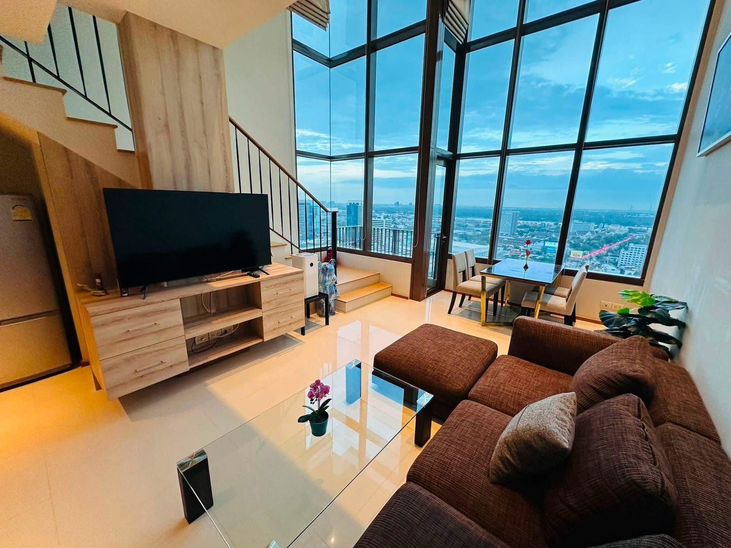 曼谷 空堤区 | The Emporio Place Sukhumvit 24复式公寓出租 1卧2卫83平方米 租金55,000泰铢/月