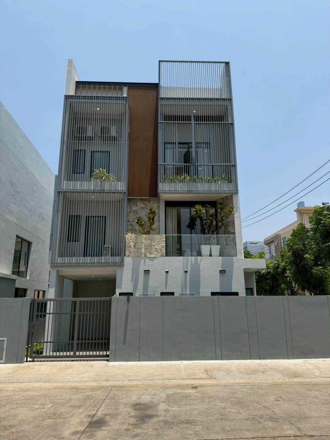 曼谷 沙攀松区 | Preecha Rama 3 Ramkhamhaeng–Phatthanakan独栋别墅出售 4卧5卫453平方米 售价15,900,000泰铢起
