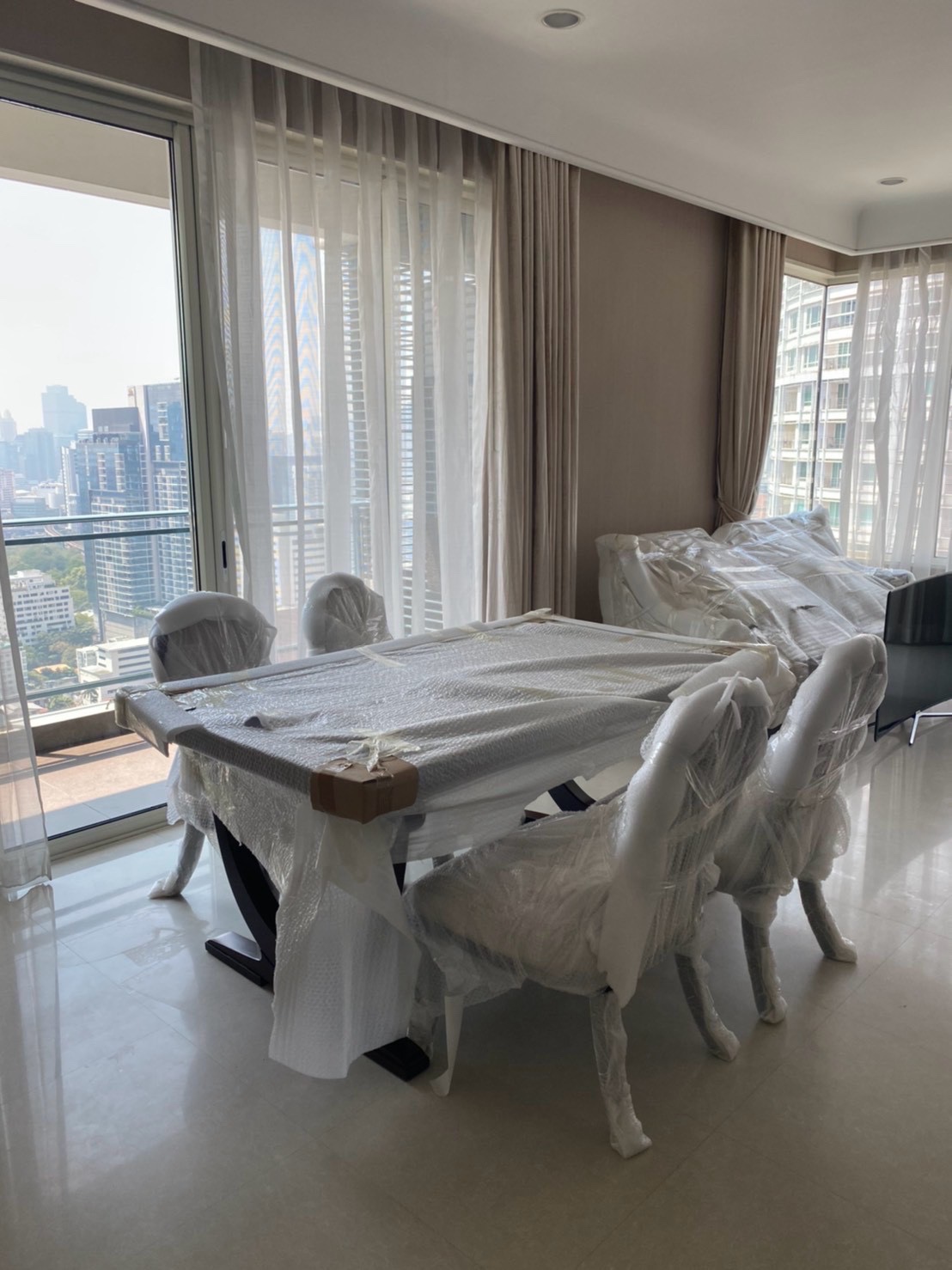 曼谷 巴吞旺区 | Q Langsuan Condominium家庭型公寓出租/出售 3卧4卫160平方米 租金150,000泰铢/月 售价68,000,000泰铢