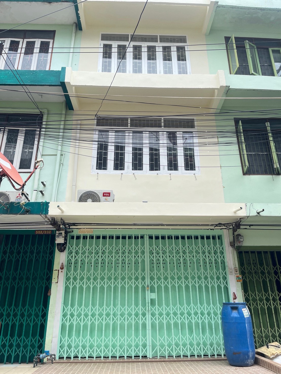 曼谷 沙吞区 | Charoen Rat 7全新翻修3层商住楼出租 3卧97.02平方米 租金20,000泰铢/月