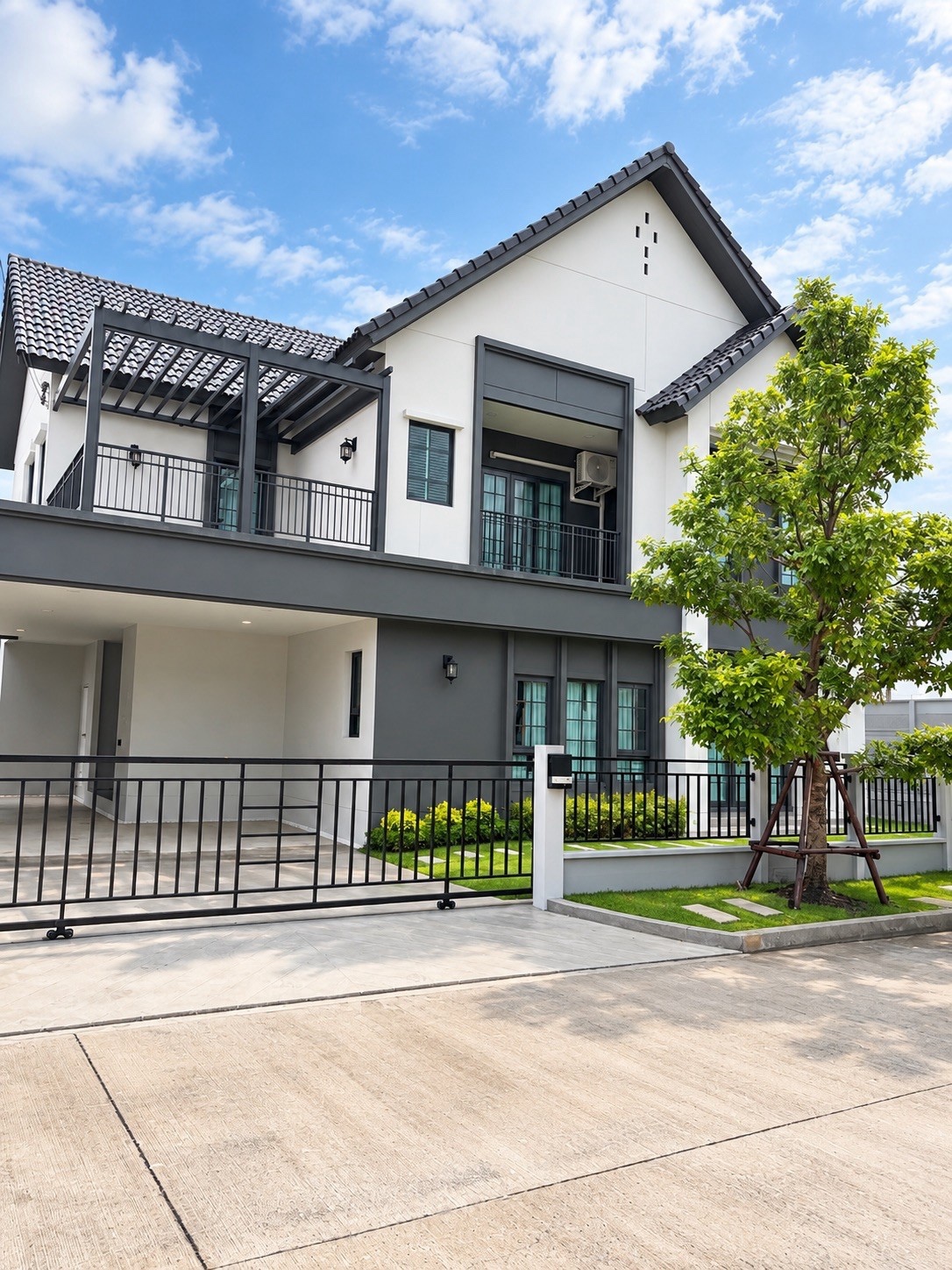 北榄府 邦披县 | Centro Bangna Phase 2豪华独栋别墅出租 4卧4卫90平方哇 租金130,000泰铢/月