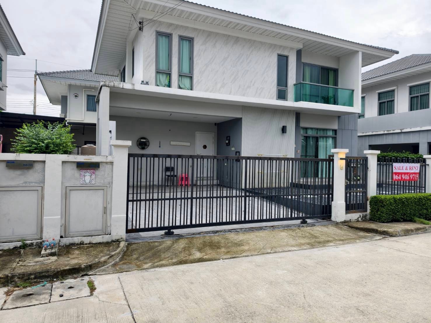 曼谷 拉甲邦区| Perfect Place Sukhumvit 77 Phase 8独栋别墅出租 4卧3卫54平方哇 租金48,000泰铢/月起，可注册公司