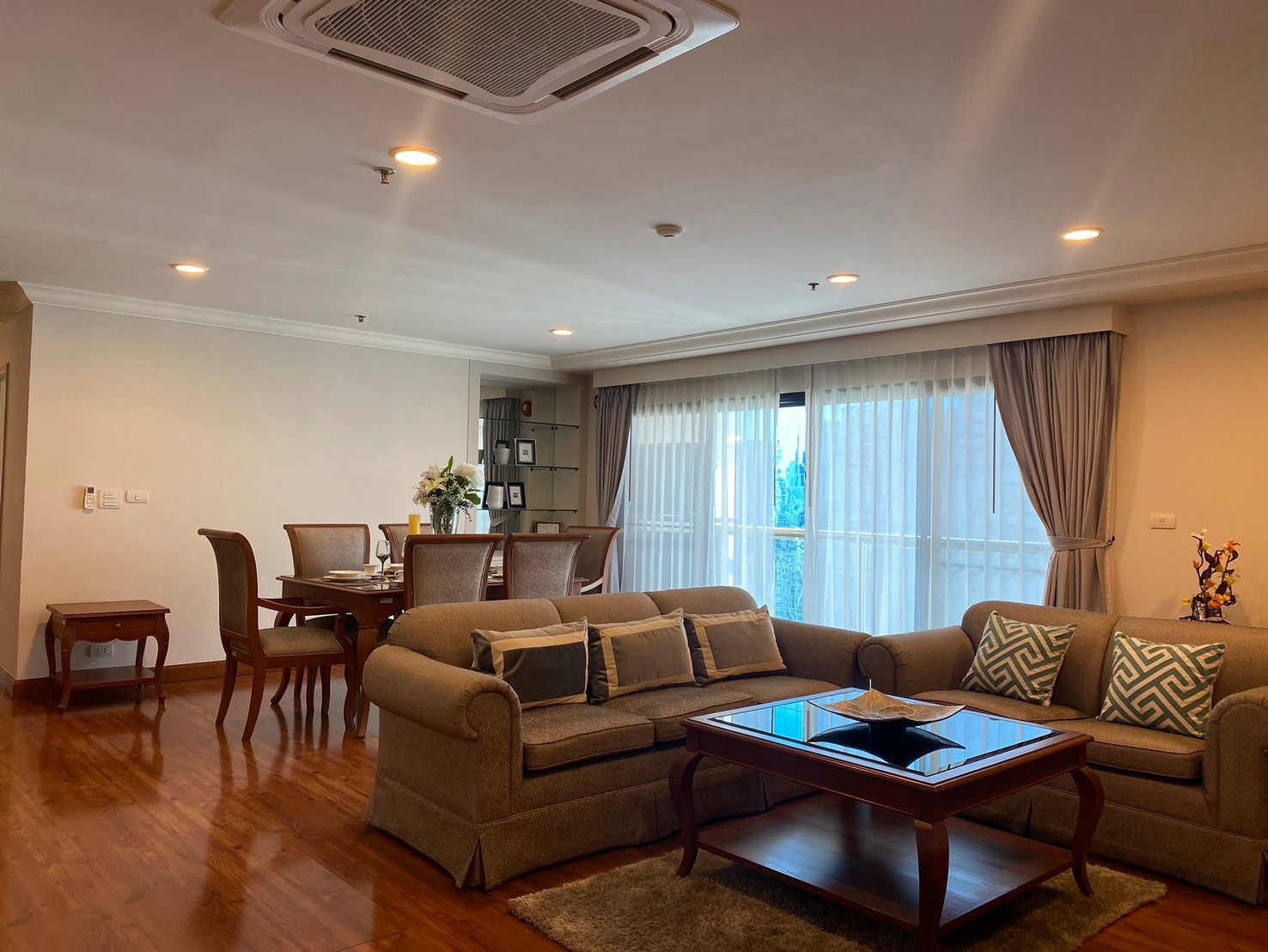 曼谷 瓦他那区 | GP Grande Tower公寓出租 3卧3卫180平方米 租金78,000泰铢/月，允许养宠物