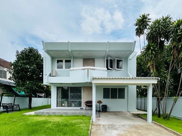 曼谷 巴吞旺区 | Cozy Garden View独栋别墅出租 5卧3卫113平方哇 租金82,000泰铢/月，允许养宠物