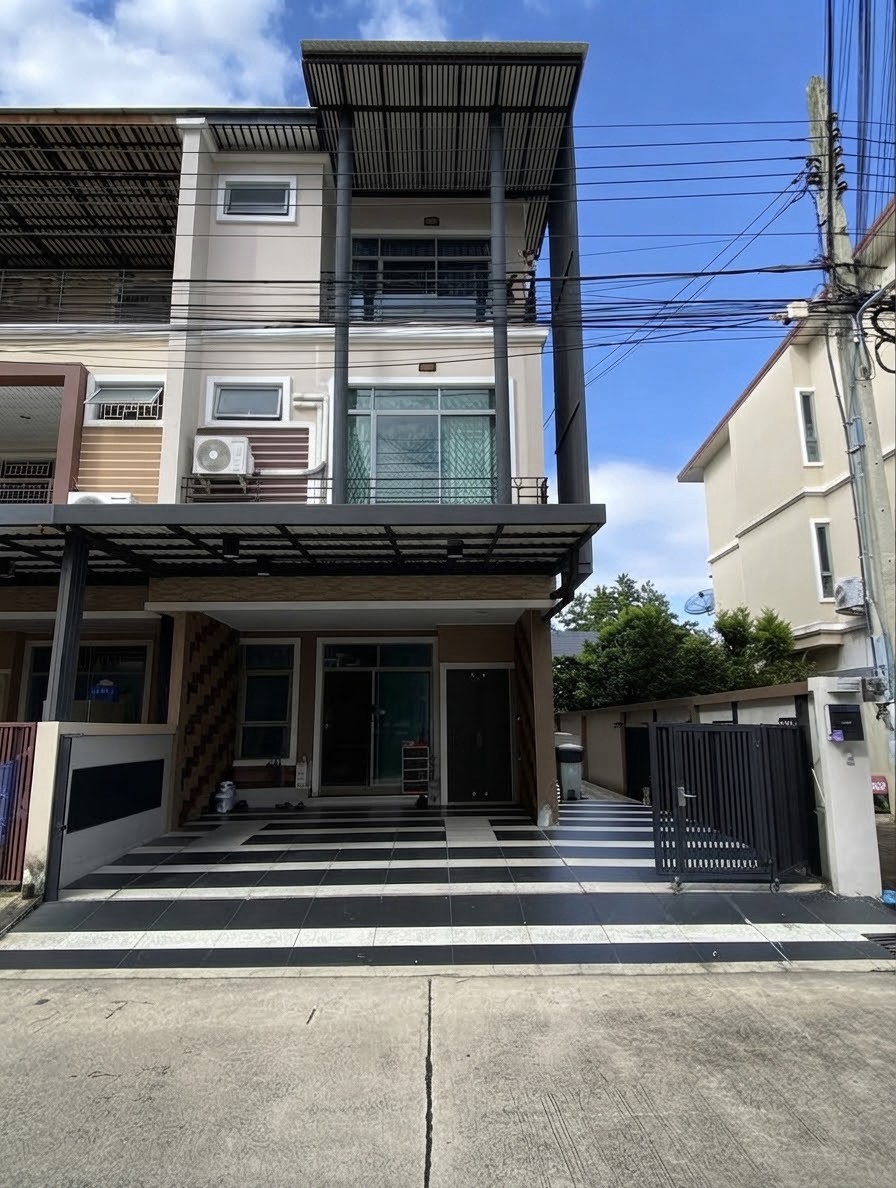 曼谷 邦固伊县｜Nontree Plus Bangkruai-Rama 7三层转角联排别墅/家庭办公室出租 4卧4卫350平方米｜租金38,000泰铢/月，允许养宠物