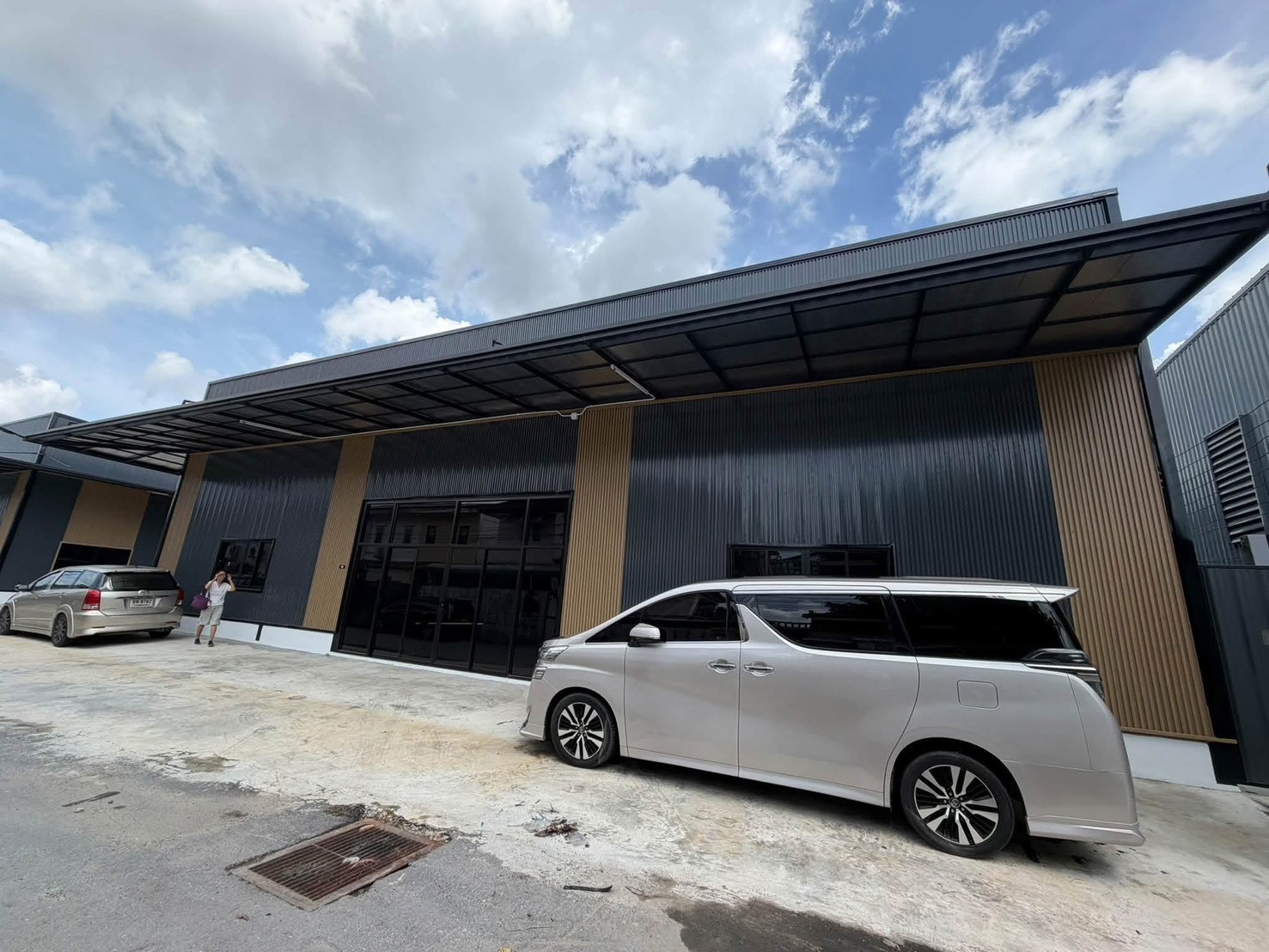 曼谷 拉抛区 | Lat Phrao 101–Pho Kaeo仓库出租 126–284.5平方米 租金32,500泰铢/月起