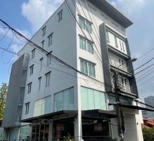 萱銮区 | Office，Rama 9巷 办公楼出租 10房 900平米 135,000泰铢/月（可用于注册公司）