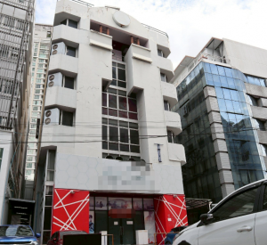 辉煌区 | Ratchda — Sutthisan 商铺出租 7层楼 1,150平米 起价350~400泰铢/平米/月（可注册公司）