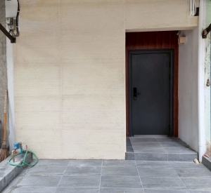 空堤区 | Townhouse — Thonglor轻轨站附近 联排别墅出租 2卧 200平米 60,000泰铢/月（可养宠物）